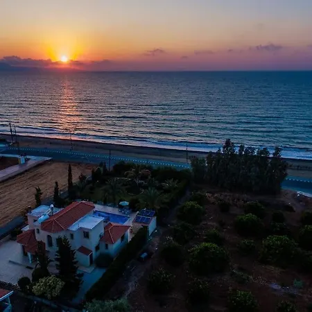 Georgia Villa Argaka