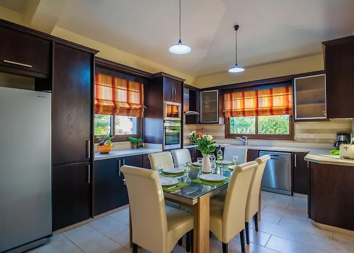 Georgia Villa Argaka